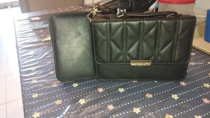 Bolsa + carteira nova so os interessados 