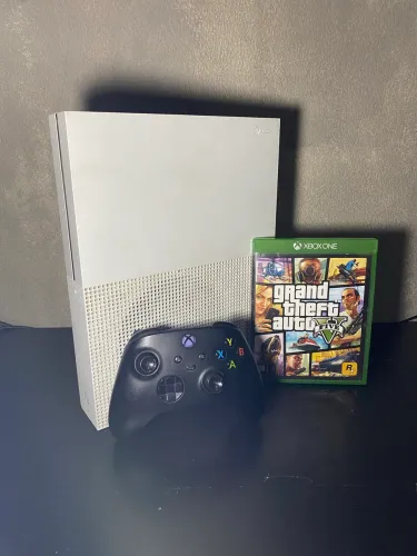 Xbox One 1TB -O console * 1 controle do Xbox Series X, GTA V em mídia física