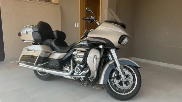 HARLEY-DAVIDSON ROAD GLIDE ULTRA