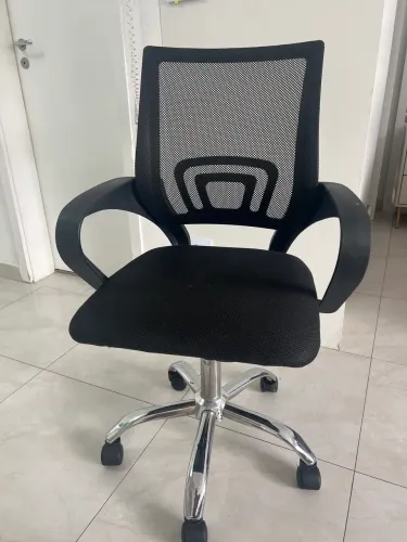 Cadeira de Escritório Giratória  Preta