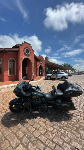 Harley Davidson Road Glide Limited 2023 - impecável.