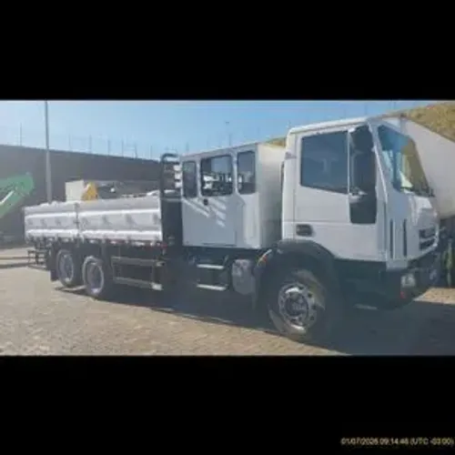 Iveco Tector 6X2 com Cabine Suplementar 8 lugares e Carroceria Novíssimo!!!