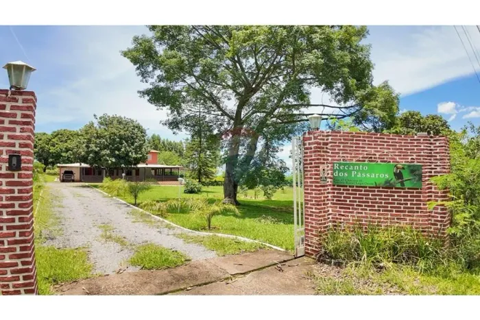 VENDE-SE CHÁCARA NO NÚCLEO RURAL LAGO OESTE PARA MORADIA, LAZER E EVENTOS !