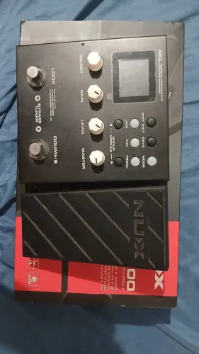 Pedaleira para guitarra Multi-Efeitos NUX MG-300 com Impulse Response