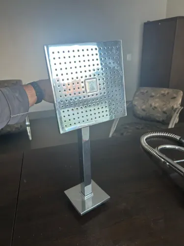 Chuveiro Deca de parede com tubo quadrado