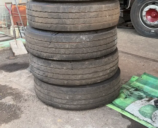 Pneu 275 80 22,5 Goodyear sem reforma