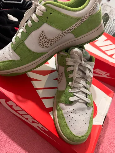 Tênis Nike verde 