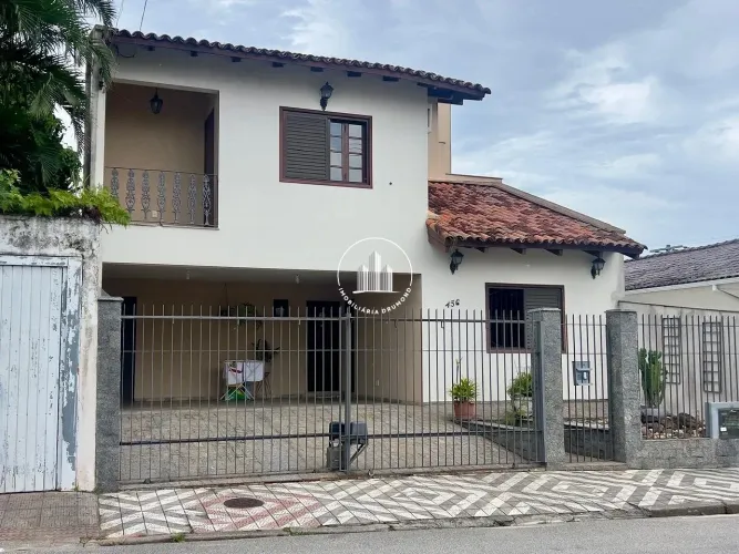 Casa 4 Quartos com 1 Suíte e 230m² - Balneário - EST