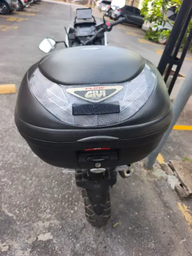 Baú givi 45 litros