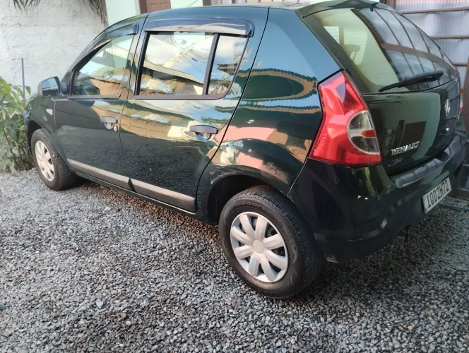 Renault Sandero Authentique Hi-flex 1.0 16V 5P 2009
