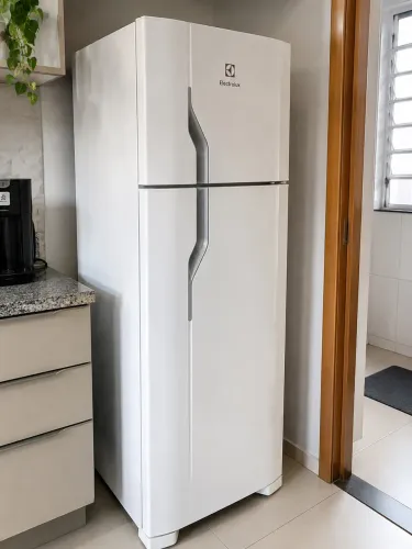 Geladeira Electrolux DC35A 260L Branca - Excelente Estado