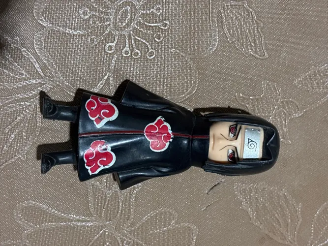 Boneco do Itachi de Naruto