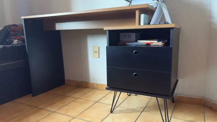 Escrivaninha Artany c/ Gaveteiro 2 Gavetas Pés de Ferro estilo Industrial