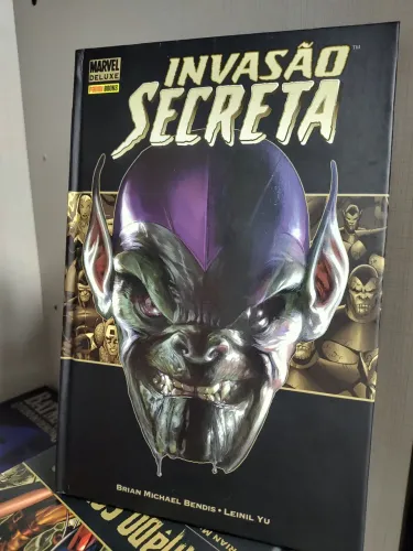HQ Invasão Secreta - Marvel deluxe