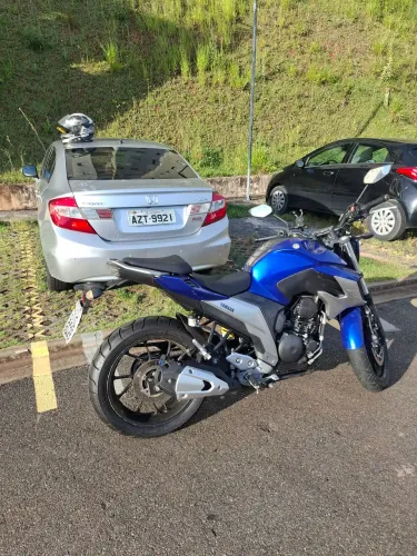 FZ25 2019 Azul em boas condições