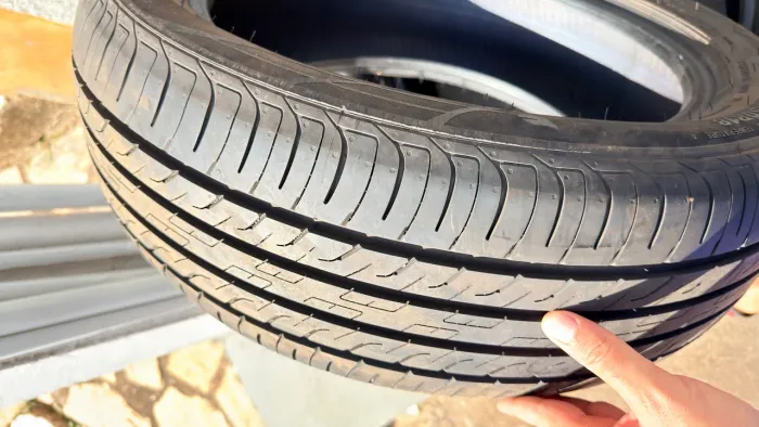 Pneu par 215/50 R18