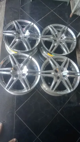 Jogo de roda aro 17 cromada 4 x 100 