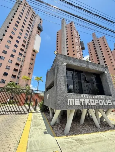Condomínio Metrópolis - Apto 2/4 com 1 suíte de 62 m², 1 vaga por 370.000,00, Candelária