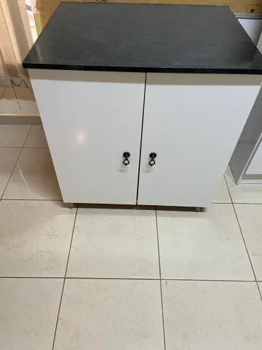 Armário multiuso 