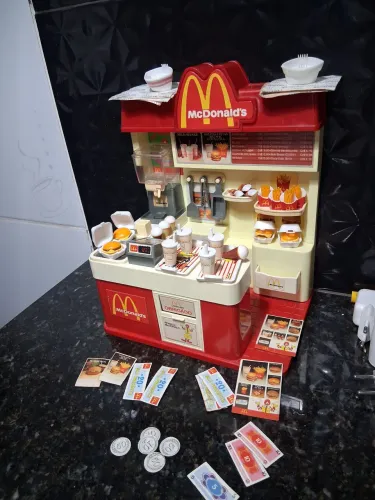 Lanchonete McDonald's anos 80 da estrela.