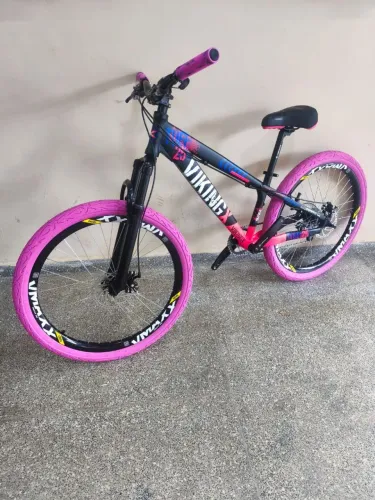 Bicicleta aro 26 Viking X tuff 25 Preto e rosa