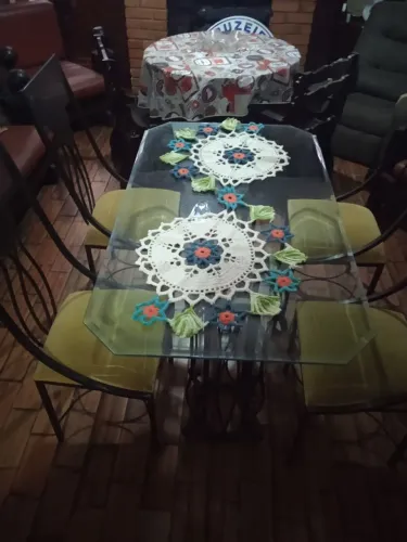 Mesa Jantar decorativa em Aço Forjado e em vidro 