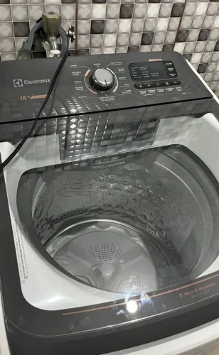 Máquina de lavar Electrolux Premium Care Inox 18kg