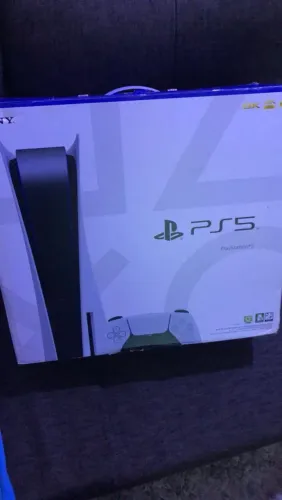 PS5 semi novo com defeito só em um controle