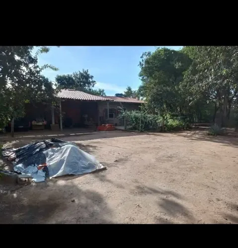 Sítio as margens da Br 040 em Três Marias