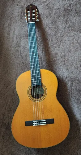 Violão YAMAHA CG162C - Tampo Sólido em CEDRO / Fantástico!!!
