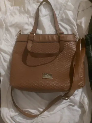 Peças de roupa feminino usado