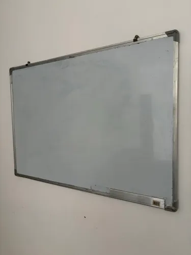 Quadro branco com moldura de alumínio