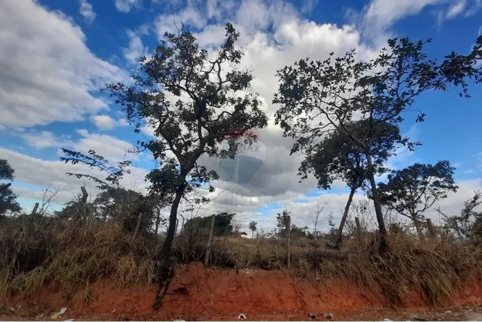 LOTE/TERRENO à Venda, 5.280 m² em ótima localização no bairro Jaqueline