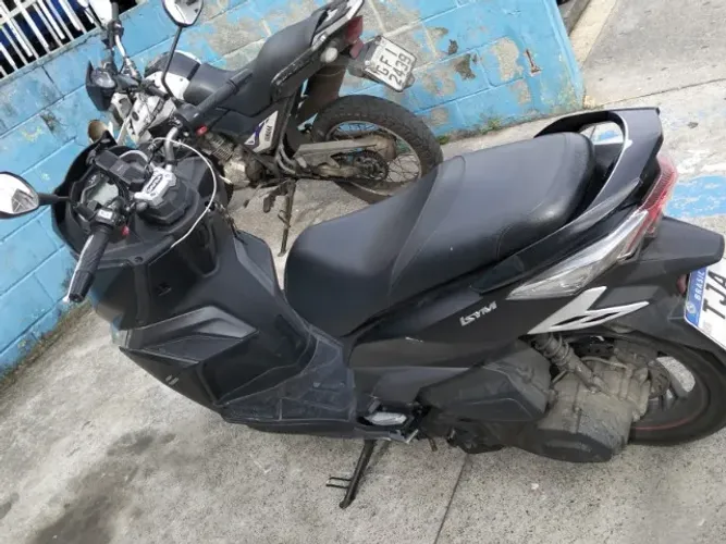 Vende-se Moto único dono. 