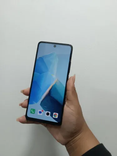 Celular Infinix Hot 30
