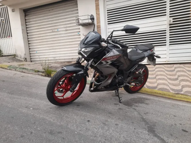 Vendo Kawazaki Z300 PRETA Edição Limitada Ano e modelo 2019