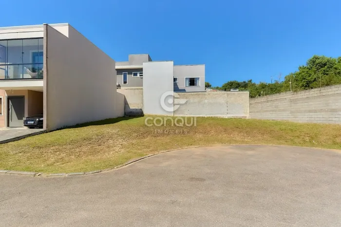 Terreno à venda no Condomínio Foggiatto | 210m² privativos | Frente para área de preservaç