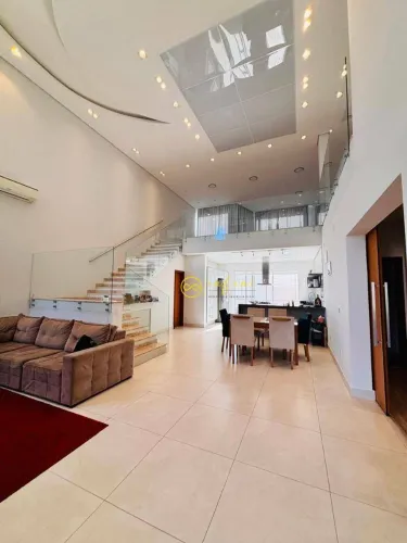 Casa Mobiliada de Condomínio com 3 Quartos à venda, 321 m² por R$ 2.600.000 - Condomínio R
