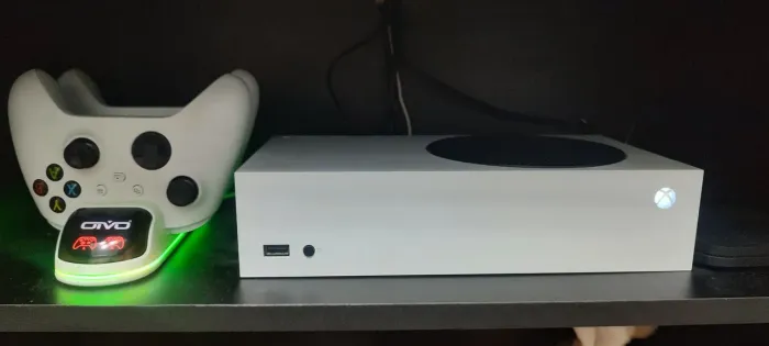 Xbox Series S 512 GB - Muito Novo | 2 Controles + Base Carregadora