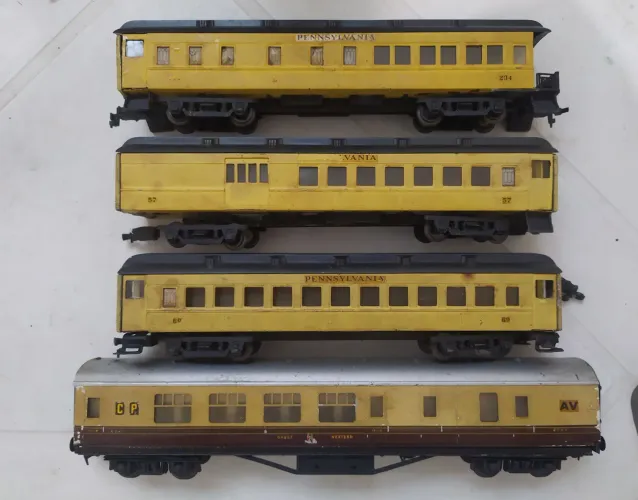 Ferromodelismo 4 carros de passageiros HO