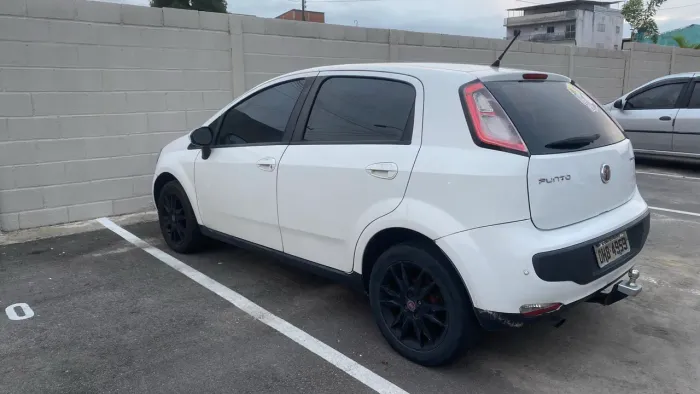 Fiat Punto Attractive 1.4 Fire Flex 8V 5P 2013