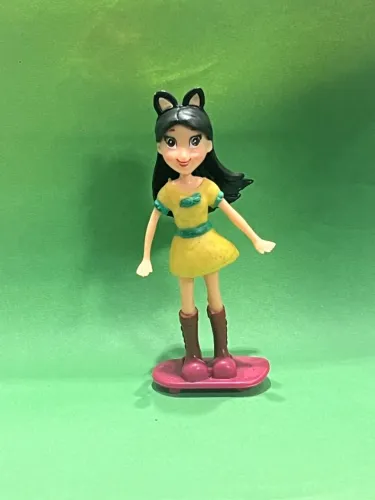 Boneca miniatura importada