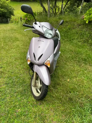 Vendo Honda lead 