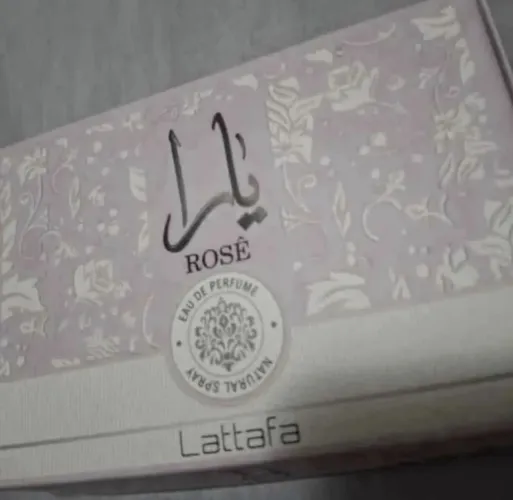 Kit com duas colônias  femininas lataffa rose femino 30 ml cada 