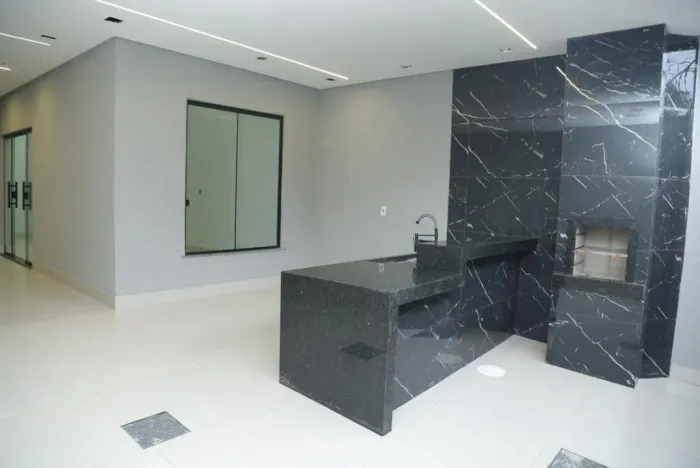 Casa à venda em Senador Canedo, Residencial Buriti, com 3 quartos, com 150 m²