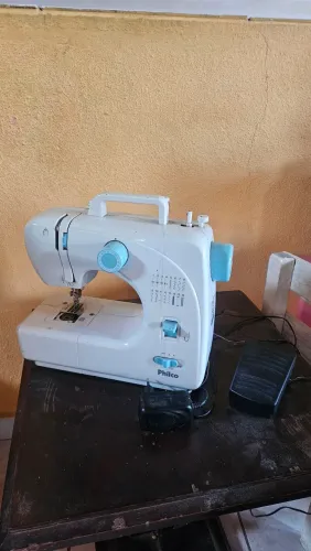 Máquina de costura Philco