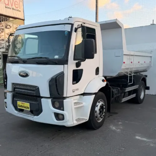 Ford Cargo 1519 2013 Branco Caçamba