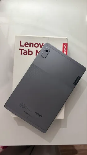 Tablete Lenovo M9