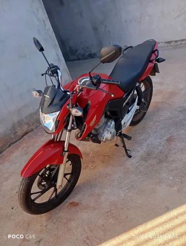 Vendo uma Fan 160 2023 valores 14,500 os interessados chama no zap * 