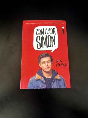 Com Amor, Simon - Becky Albertalli editora intrínseca - usado excelente condição